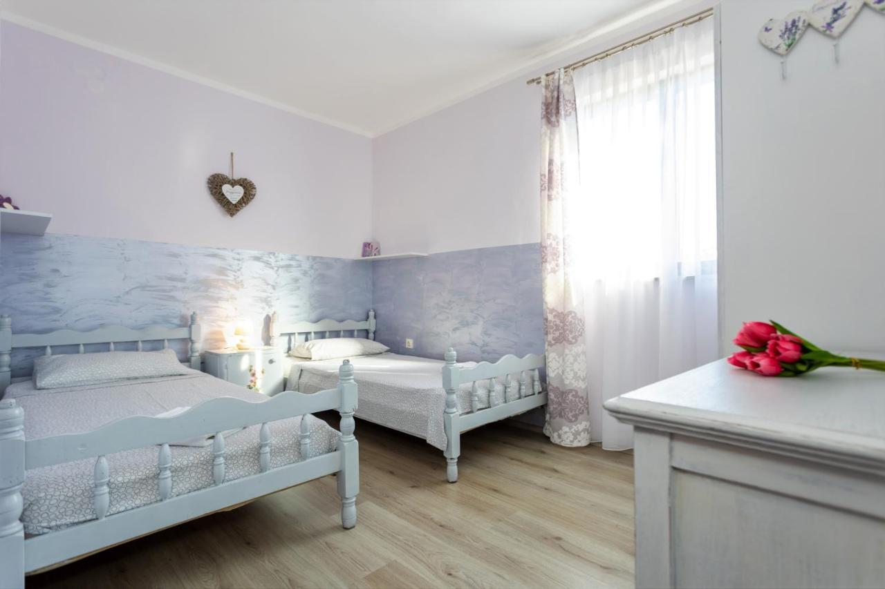 Apartman Doris Milohnici Exterior photo